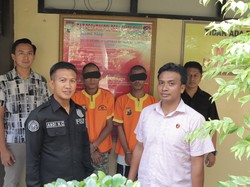 Tak Terima Didahului, 2 Pria Hajar Dua Warga Lamongan