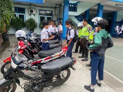 Polisi Kota Kediri Tertibkan Pelajar SMP yang Nekat Bawa Motor ke Sekolah