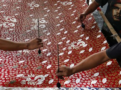 Melihat Pembuatan Batik Banyuwangi