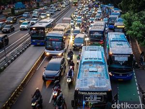 Transjabodetabek Diharapkan Bisa Kurangi Penggunaan Kendaraan Pribadi Transjabodetabek Diharapkan Bisa Kurangi Penggunaan Kendaraan Pribadi