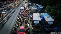 TransJabodetabek Ngetem, Lalin Gatsu Arah Kuningan Tersendat