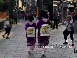 Aduh, Duh... Sudah Dilarang, Turis Ini Kejar Geisha di Kyoto Ala Paparazi
