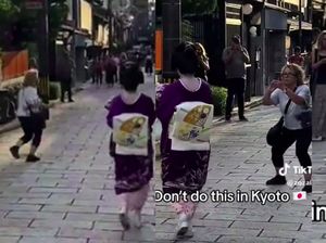 Aduh, Duh... Sudah Dilarang, Turis Ini Kejar Geisha di Kyoto Ala Paparazi Aduh, Duh... Sudah Dilarang, Turis Ini Kejar Geisha di Kyoto Ala Paparazi