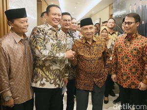 Amien Rais Minta Setop Cawe-cawe: Biar Prabowo Ambil Alih!