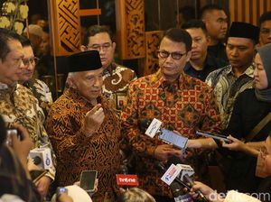 Sentilan Amien Rais soal Cawe-cawe hingga Minta Prabowo Ambil Alih Sentilan Amien Rais soal Cawe-cawe hingga Minta Prabowo Ambil Alih