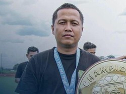 Jadi Pelatih Terbaik EPA Liga 1, Anang Eks Kapten PSS: Akhirnya Terbayar!