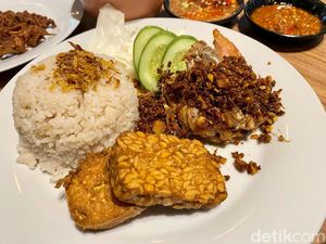 Ayam Tjap Banteng : Gurih Harum! Ayam Goreng Berempah Legendaris 66 Tahun Ayam Tjap Banteng : Gurih Harum! Ayam Goreng Berempah Legendaris 66 Tahun
