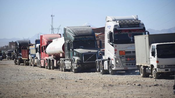 Bolivia Krisis BBM, Kendaraan Mengular Panjang di SPBU