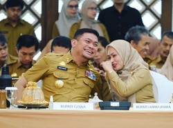 Pesan di Balik Foto Bisik-bisik Adnan-Indah Jelang Pilgub Sulsel