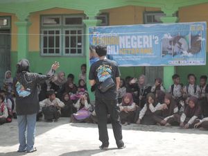Misi Pendidikan Komunitas Lingkar Cakrawala Lewat Ekspedisi Penjuru Negeri Misi Pendidikan Komunitas Lingkar Cakrawala Lewat Ekspedisi Penjuru Negeri