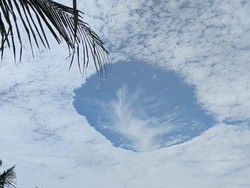 Heboh Fenomena Awan Berlubang di Langit Jember