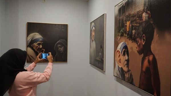 Potret Lukisan Pertama di Indonesia dengan Asisten AI