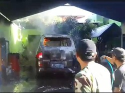 Suzuki APV Warga Pasuruan Ludes Terbakar Saat Dipanaskan Mesinnya