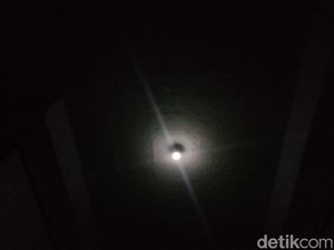 Listrik Padam di Perumnas Mandala, Warga Keluar Rumah gegara Kepanasan