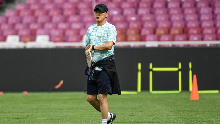 Latihan Timnas Indonesia jelang Kualifikasi Piala Dunia 2026 Pemain Timnas Indonesia melakukan latihan jelang pertandingan Kualifikasi Piala Dunia 2026 di Stadion Utama Gelora Bung Karno, Senayan, Jakarta, Rabu (5/6/2024). Timnas Indonesia akan melawan Timnas Irak pada pertandingan ke-5 Grup F Kualifikasi Piala Dunia 2026, Kamis 6 Juni 2024. ANTARA FOTO/Muhammad Adimaja/nym.
