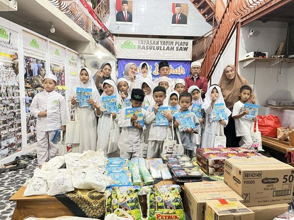 Momen Berbagi untuk Anak-anak di Panti Asuhan