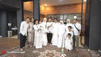 7 Foto Gaya Hijab Aurelie Hermansyah Saat Pengajian Jelang Naik Haji 2024