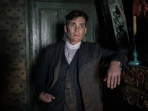Film Peaky Blinders: Terkejut, Ngeri, Senang, Lalu Terkejut Lagi Film Peaky Blinders: Terkejut, Ngeri, Senang, Lalu Terkejut Lagi