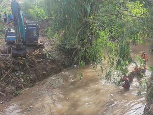 Pencarian Satria Terhambat Sampah, Pemkot Lubuklinggau Terjunkan Ekskavator