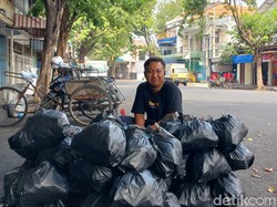Cipratan Berkah Iduladha Sudah Mulai Dirasakan Penjual Arang Kayu Pasuruan