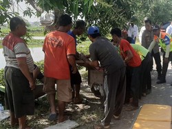 Petambak di Gresik Tewas Tersambar KA, Tubuhnya Terpental hingga 100 Meter