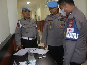 40 Polisi Narkoba Polda Sulteng Jalani Tes Urine-Pemeriksaan Senpi Dadakan