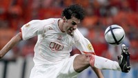 Ruud van Nistelrooy - Belanda. 6 gol dari 8 penampilan di Euro 2004, 2008. Foto: Getty Images/Richard Sellers/Allstar