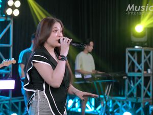 Lirik Obati Rinduku yang Sedang Trending Dinyanyikan Shinta Arsinta Lirik Obati Rinduku yang Sedang Trending Dinyanyikan Shinta Arsinta