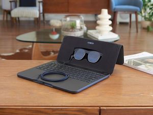 Begini Wujud Laptop Tanpa Layar Pertama di Dunia Begini Wujud Laptop Tanpa Layar Pertama di Dunia