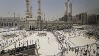 Suasana Masjidil Haram Mulai Dipadati Jemaah Haji