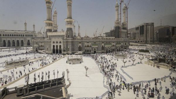 Suasana Masjidil Haram Mulai Dipadati Jemaah Haji