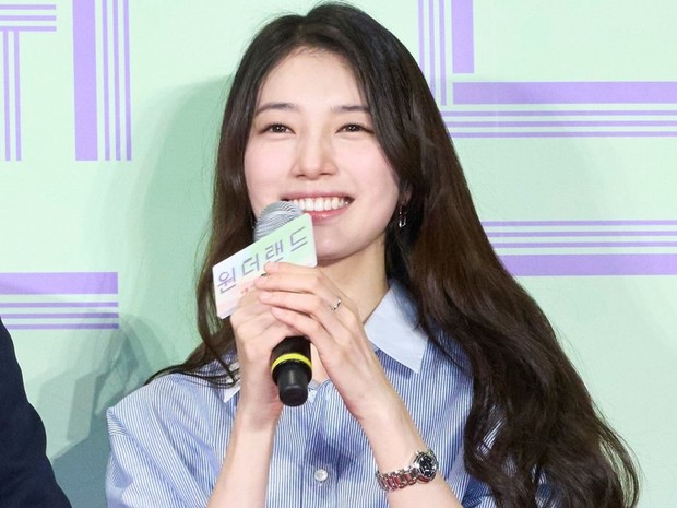 Suzy di konferensi pers film Wonderland (2024)/Foto: Instagram @acemaker.movie