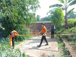 Lahan Pertanian Warga Bogor Rusak Terbawa Longsor, Akses Jalan Terputus