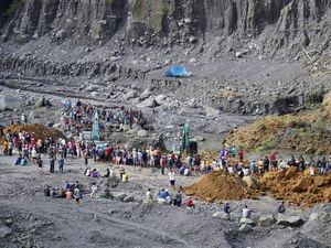 Longsor di Penambangan Pasir Lumajang, 1 Orang Tewas