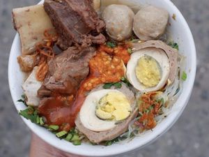 5 Tempat Ngebakso di Pasar Baru, Bakso Rusuk hingga Bakso Gepeng