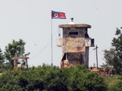 Korea Utara Dikabarkan Bangun Tembok dan Jalan di Zona Demiliterisasi Korea