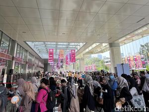 Hari Pertama Jakarta X Beauty 2024, Antre Pengunjung dan Jastip Sejak Pukul 6 Hari Pertama Jakarta X Beauty 2024, Antre Pengunjung dan Jastip Sejak Pukul 6