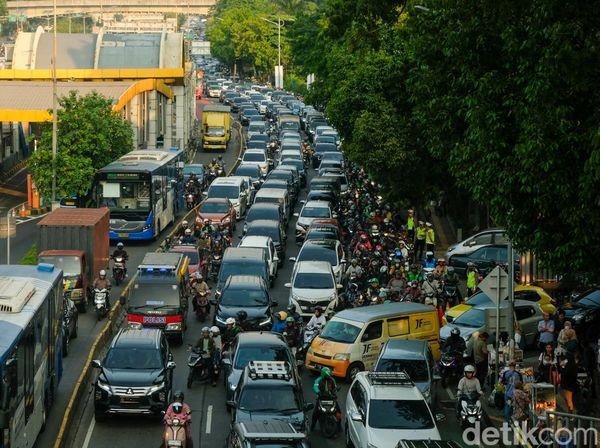 Ada Indonesia vs Irak, Lalin Sekitar GBK Macet
