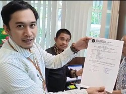 Aliansi Rakyat Bone Bawa 8 Bukti ke DKPP Kasus Ketua KPU Tambah Suara Caleg