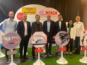 Bosch Bagikan 2.000 Wiper Gratis untuk Taksi Online Bosch Bagikan 2.000 Wiper Gratis untuk Taksi Online