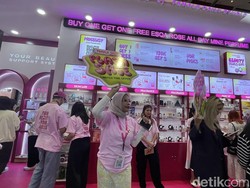 Kisah Jastiper Jakarta X Beauty 2024 Antre dari Pagi, Sehari Untung Rp 3 Juta