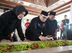 Mas Dhito Ziarah ke Makam Bung Karno: Kita Teruskan Api Perjuangan Beliau