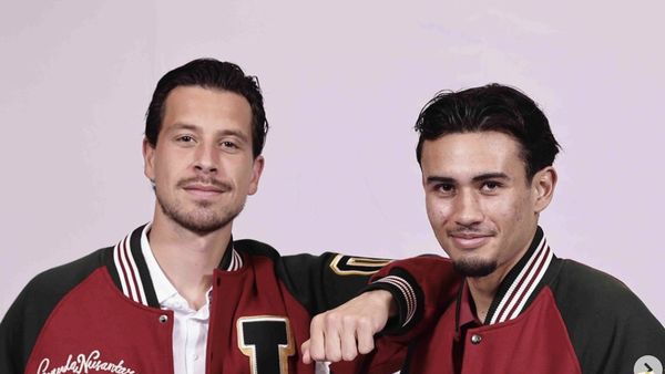 8 Gaya Timnas Indonesia Pakai Jaket Varsity dengan Gambar Sarat Makna