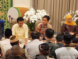 Gibran Tunggu Kode Khofifah-Emil Dardak Buat ke Jatim: Giliran Saya Bantu Gibran Tunggu Kode Khofifah-Emil Dardak Buat ke Jatim: Giliran Saya Bantu