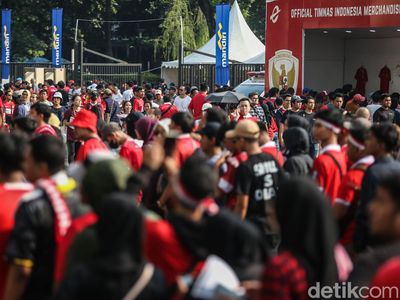 Jelang Indonesia Vs Irak, Suporter Timnas Merahkan SUGBK