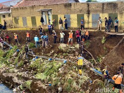 Akses Sempit Jadi Kendala Evakuasi di TKP Pipa PDAM Pecah