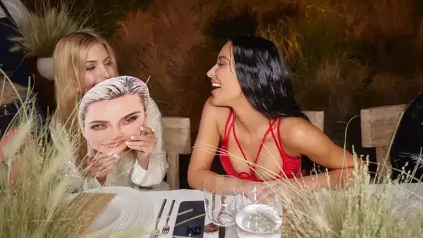7 Foto Ivanka Trump dan Pacar Jeff Bezos Jadi Bestie Baru Kim Kardashian