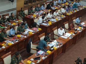 Komisi I DPR Rapat Bahas Hibah Alpalhankam, Prabowo-Sri Mulyani Tak Hadir Komisi I DPR Rapat Bahas Hibah Alpalhankam, Prabowo-Sri Mulyani Tak Hadir