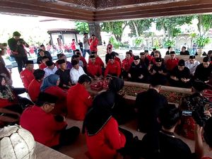 Peringati Kelahiran Soekarno, Pramono Anung Ziarah ke Makam Bung Karno