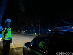 Polisi Patroli Rumah-Jalanan Imbas Listrik Padam di Pekanbaru